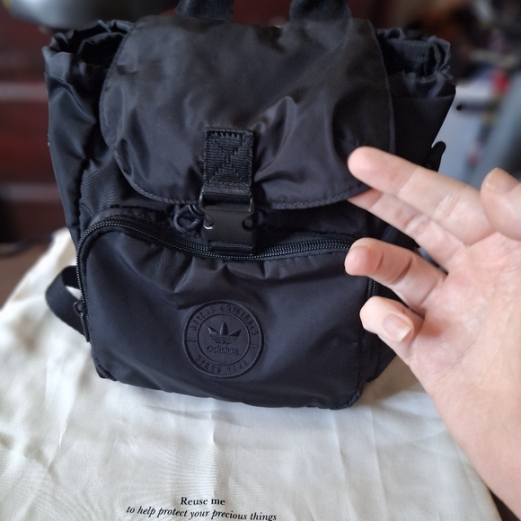 Adidas Classic Black Backpack - Picture 1 of 4